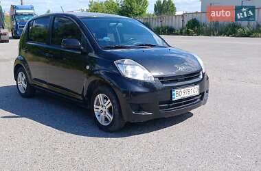 Хэтчбек Daihatsu Sirion 2009 в 
