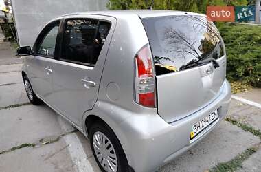 Хэтчбек Daihatsu Sirion 2008 в 