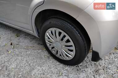Хэтчбек Daihatsu Sirion 2008 в 