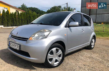 Хэтчбек Daihatsu Sirion 2006 в 