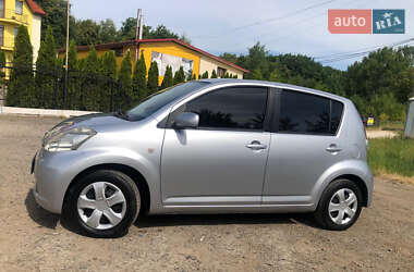 Хэтчбек Daihatsu Sirion 2006 в 