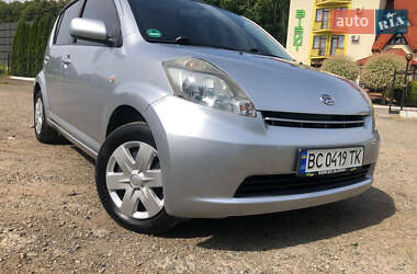 Хэтчбек Daihatsu Sirion 2006 в 