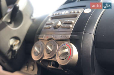 Хэтчбек Daihatsu Sirion 2006 в 