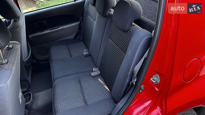 Седан Daihatsu Sirion 2009 в Полтаве