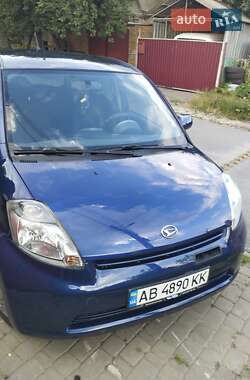 Хэтчбек Daihatsu Sirion 2006 в 