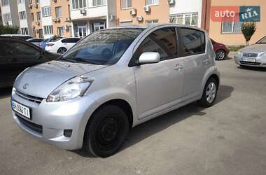 Хетчбек Daihatsu Sirion 2009 в 