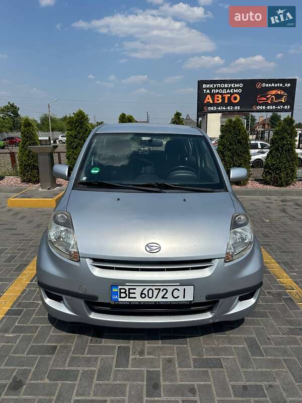 Хэтчбек Daihatsu Sirion 2008 в 