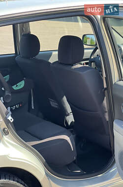 Хэтчбек Daihatsu Sirion 2007 в 