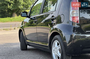 Хэтчбек Daihatsu Sirion 2007 в 