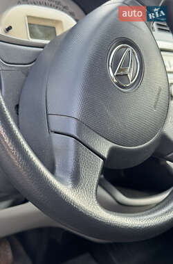 Хэтчбек Daihatsu Sirion 2007 в 