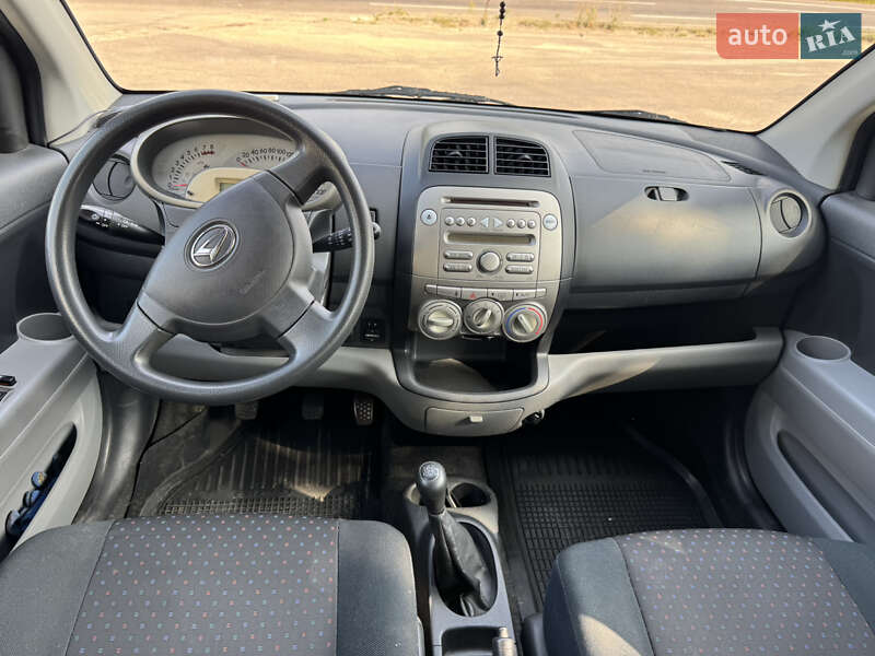 Хэтчбек Daihatsu Sirion 2007 в Львове