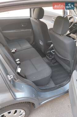 Хэтчбек Daihatsu Sirion 2010 в 