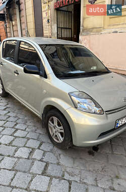 Хетчбек Daihatsu Sirion 2007 в Чернівцях