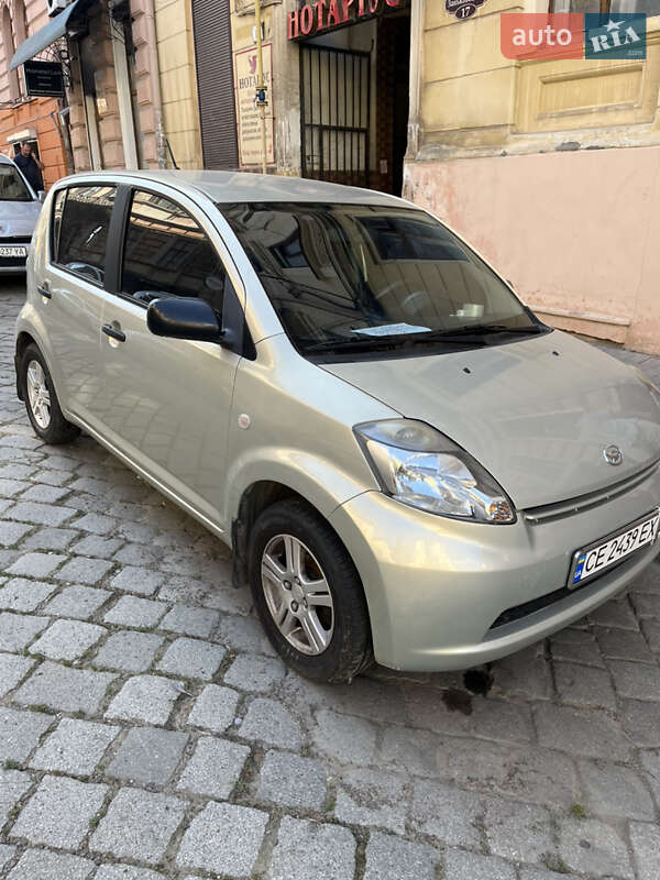Хэтчбек Daihatsu Sirion 2007 в 