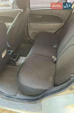 Хэтчбек Daihatsu Sirion 2007 в 