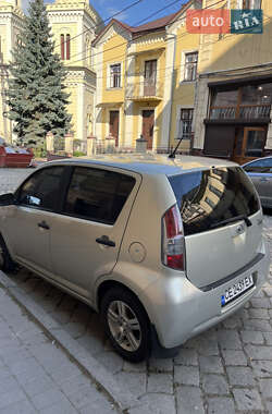 Хэтчбек Daihatsu Sirion 2007 в 