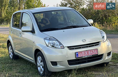 Хэтчбек Daihatsu Sirion 2007 в 