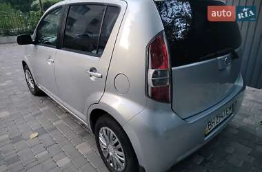 Хэтчбек Daihatsu Sirion 2008 в 