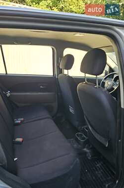 Хэтчбек Daihatsu Sirion 2006 в 