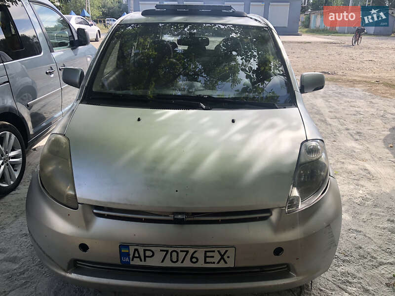 Хетчбек Daihatsu Sirion 2005 в Синельниковому