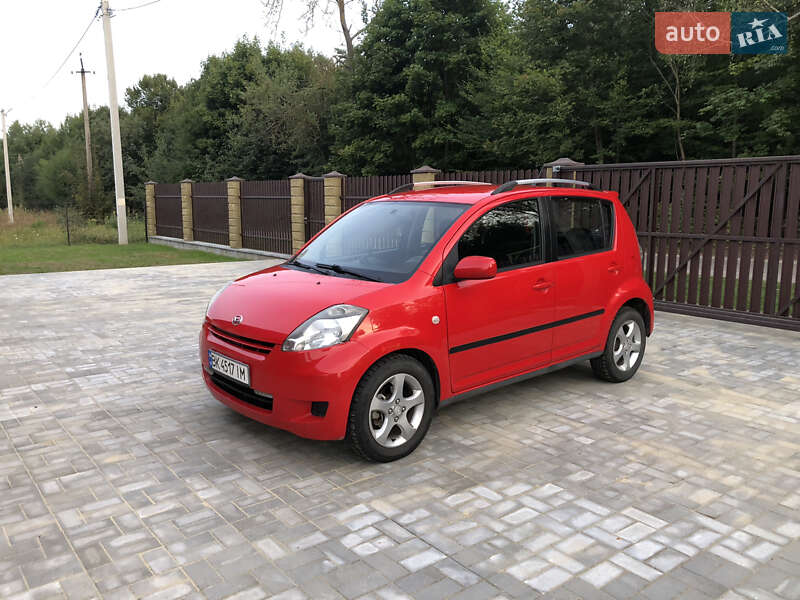 Хэтчбек Daihatsu Sirion 2010 в Ровно