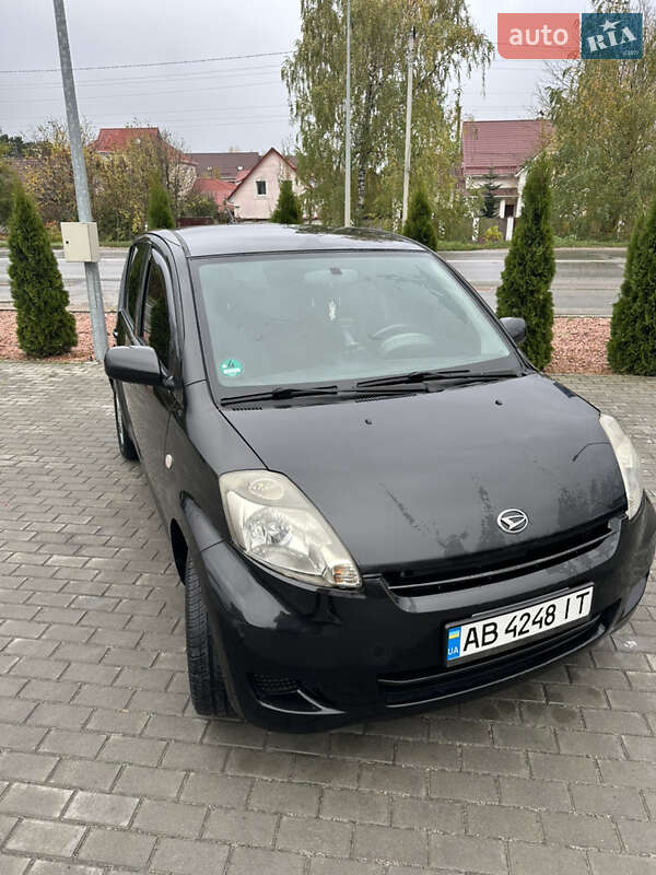 Хэтчбек Daihatsu Sirion 2008 в Киеве