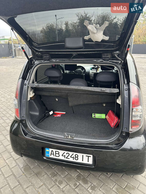 Хэтчбек Daihatsu Sirion 2008 в Киеве