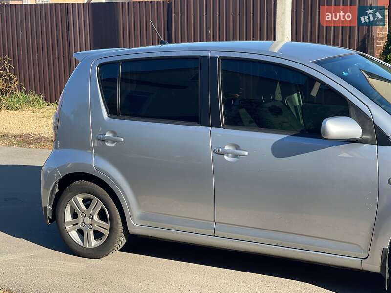 Хэтчбек Daihatsu Sirion 2006 в Одессе