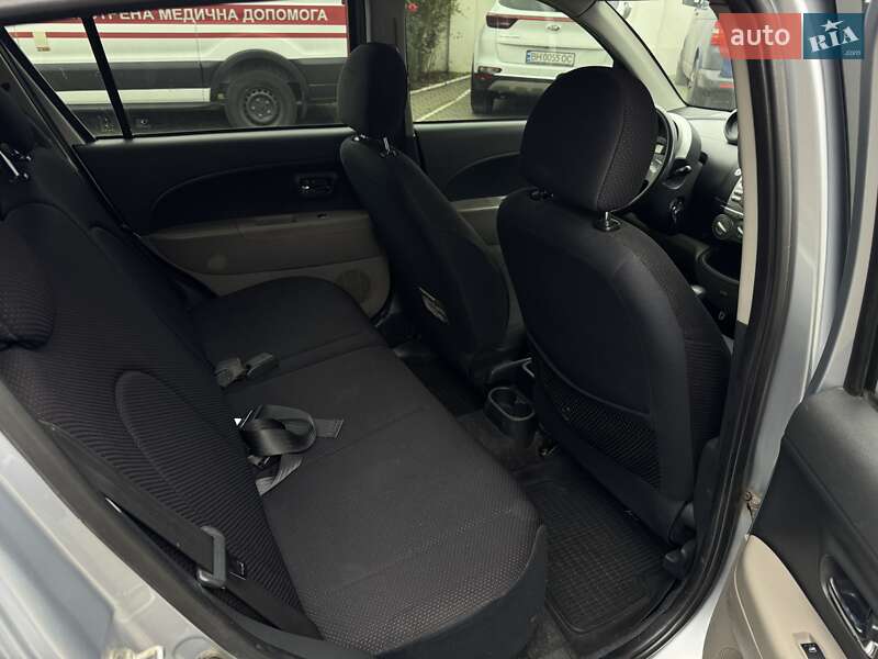 Хэтчбек Daihatsu Sirion 2006 в Одессе