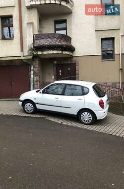 Хэтчбек Daihatsu Sirion 2001 в Львове