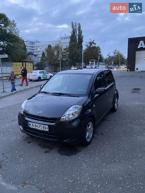 Хэтчбек Daihatsu Sirion 2008 в Киеве