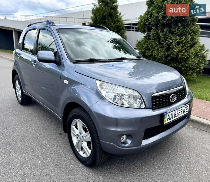 Позашляховик / Кросовер Daihatsu Terios 2010 в 