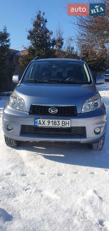 Позашляховик / Кросовер Daihatsu Terios 2011 в 
