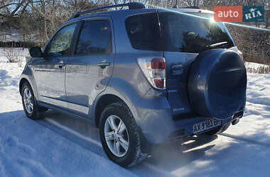 Позашляховик / Кросовер Daihatsu Terios 2011 в 