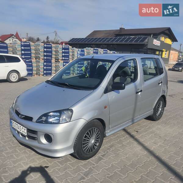 Микровэн Daihatsu YRV 2002 в 