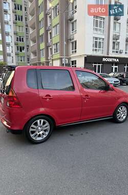 Микровэн Daihatsu YRV 2004 в 