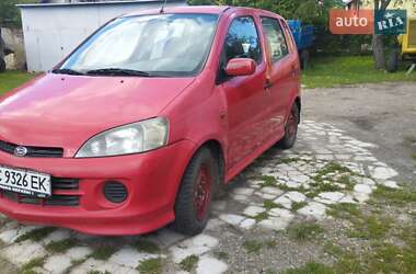 Микровэн Daihatsu YRV 2001 в 