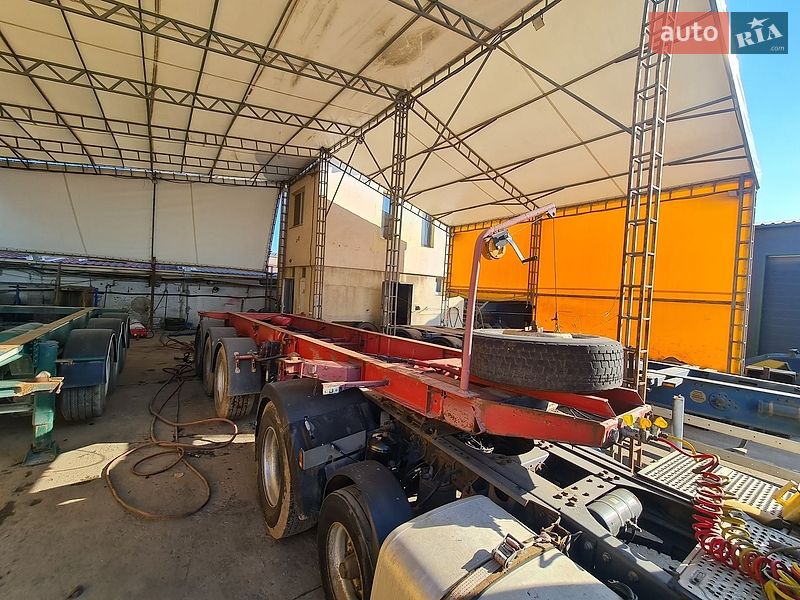 Контейнеровоз напівпричіп Dennison EF-25SKA 1999 в Одесі