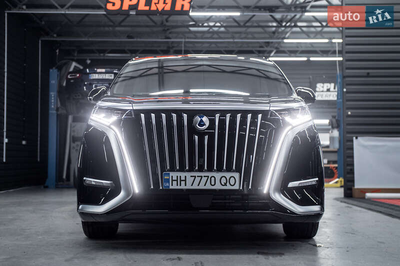 Минивэн Denza D9 2024 в Киеве фото 10 Минивэн Denza D9 2024 в Киеве