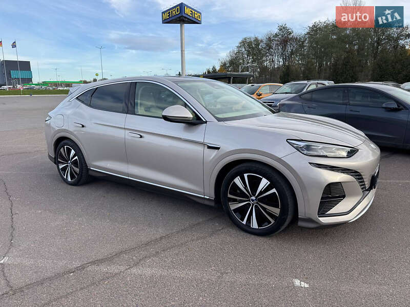 Позашляховик / Кросовер Denza N7 2023 в Львові фото 14 Позашляховик / Кросовер Denza N7 2023 в Львові