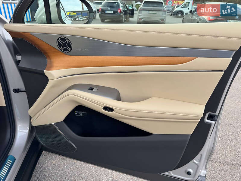 Позашляховик / Кросовер Denza N7 2023 в Львові фото 23 Позашляховик / Кросовер Denza N7 2023 в Львові