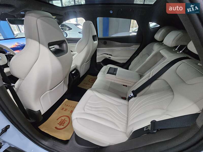 Позашляховик / Кросовер Denza N7 2023 в Дніпрі