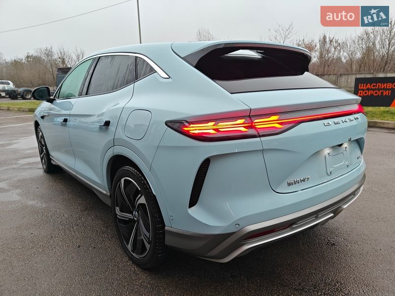 Фастбэк Denza N7 2023 в Киеве