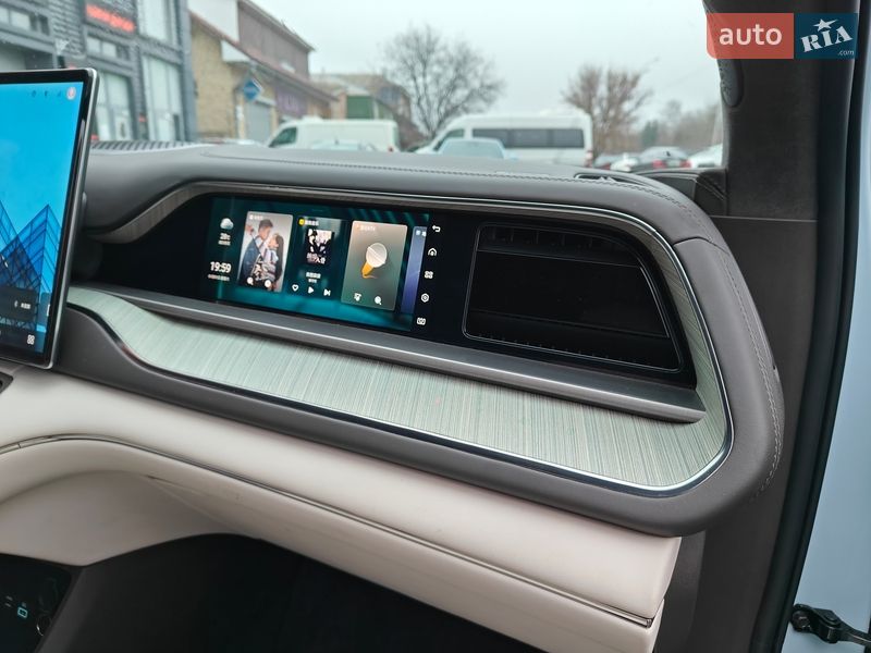 Фастбэк Denza N7 2023 в Киеве