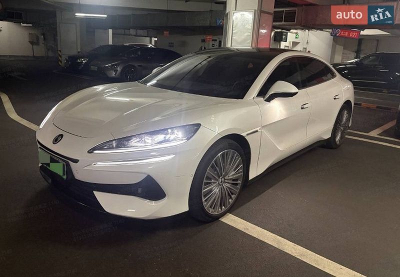 Фастбэк Denza Z9 GT 2024 в Киеве