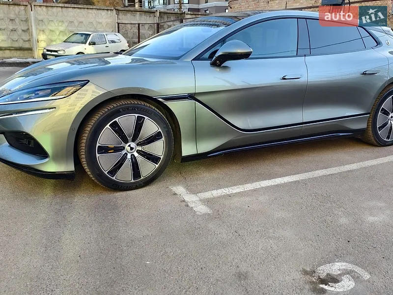 Denza Z9 GT