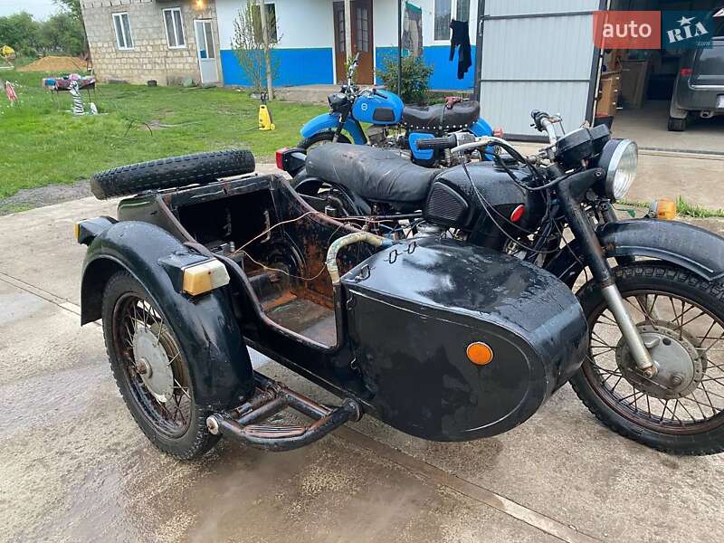 Мотоцикл з коляскою Дніпро (КМЗ) Днепр-11 1989 в Кельменцях фото Мотоцикл з коляскою Дніпро (КМЗ) Днепр-11 1989 в Кельменцях