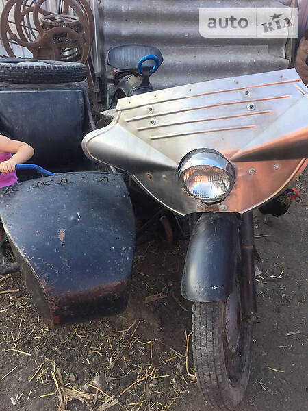 Мотоцикл з коляскою Днепр (КМЗ) К 750М 1968 в Липовці