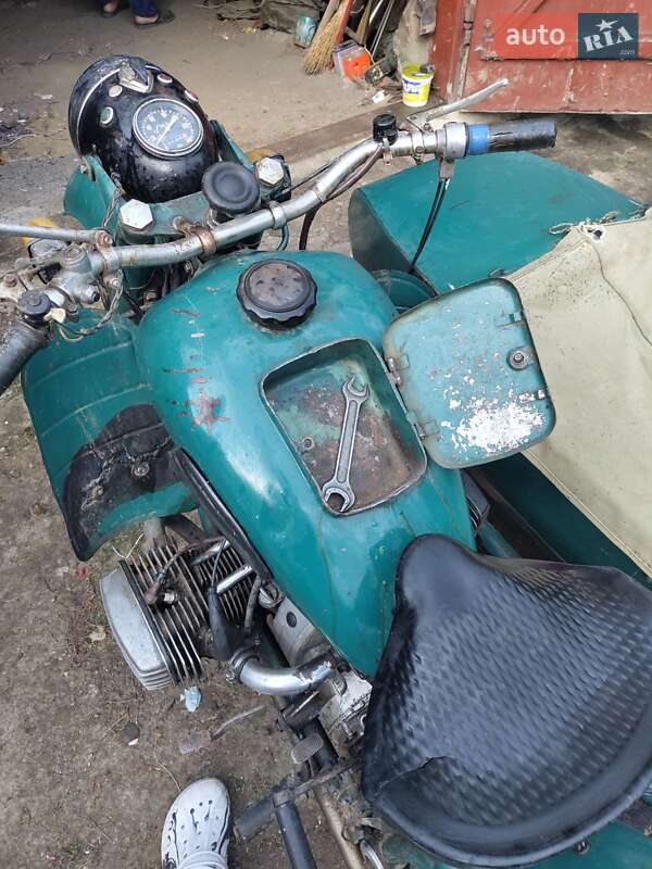 Мотоцикл з коляскою Дніпро (КМЗ) МТ-9 1971 в Балті