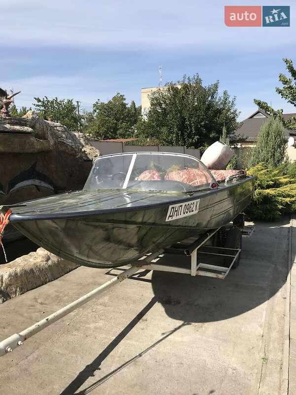 Катер Днепр 1 1980 в Дніпрі